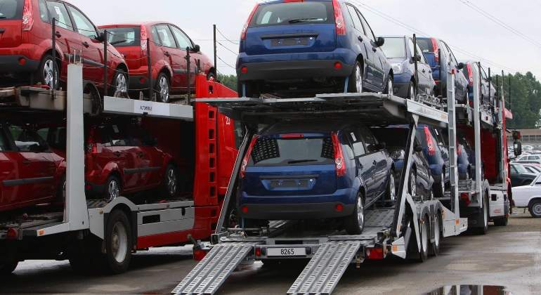 Amenaza Trump con aranceles más altos para automóviles