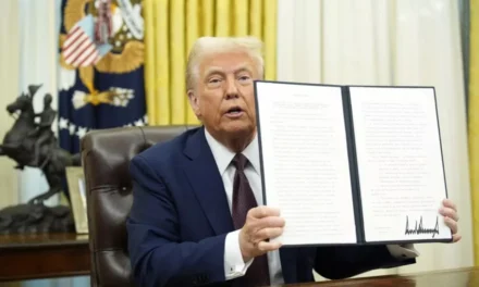 Eleva Trump de 25 a 50% los aranceles al acero y el aluminio