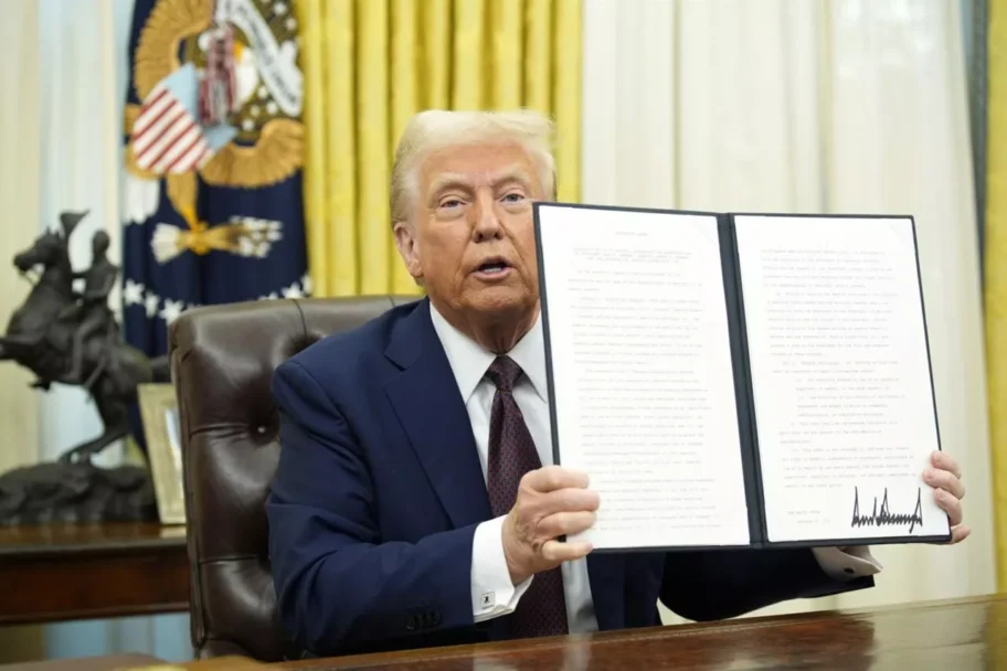 Eleva Trump de 25 a 50% los aranceles al acero y el aluminio