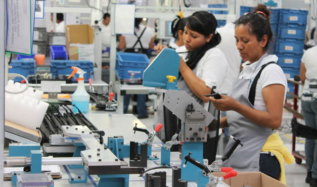 Incrementa actividad industrial 1.8 % en abril
