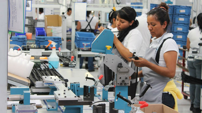 Incrementa actividad industrial 1.8 % en abril