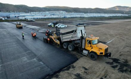 Enfrenta construcción retos críticos, pero mantiene visión de futuro en BC