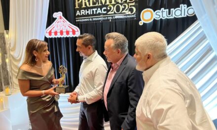 Reconocen las mejores prácticas durante los “Premios Arhitac 2025”
