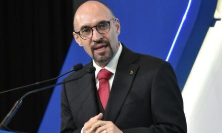 Reforma laboral amenaza la formalidad en el sector comercio, servicios y turismo