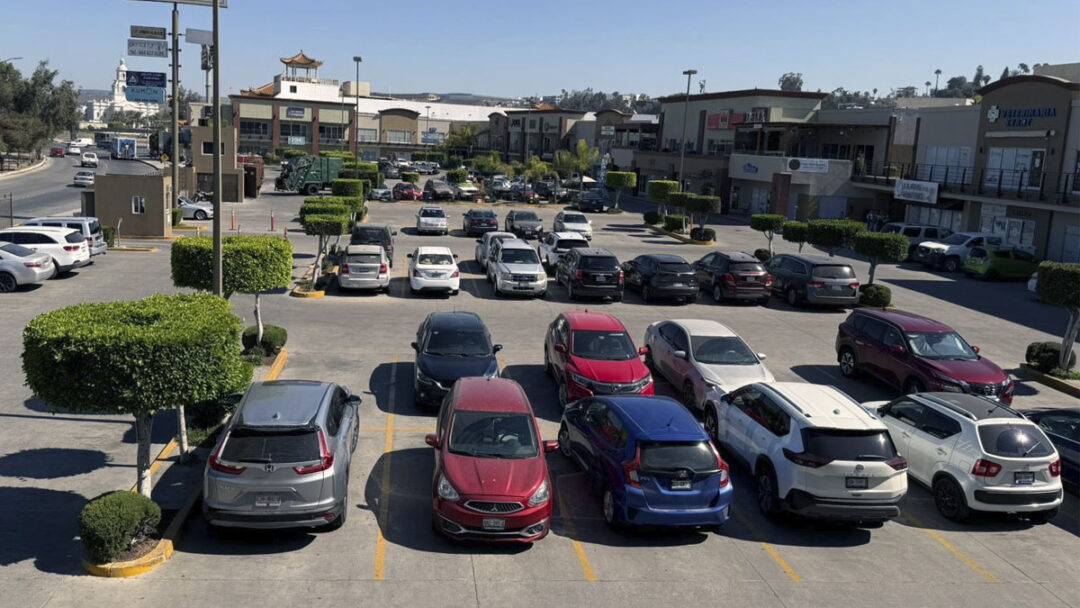 Rechaza CANACO 40 minutos gratuitos en estacionamientos de plazas comerciales: Tijuana