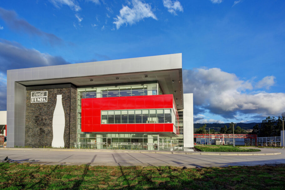 Lanza FEMSA prueba piloto con jornadas de 40 y 45 horas ante la próxima reforma laboral en México