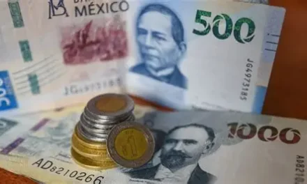 Caen peso mexicano y BMV caen al inicio de la semana