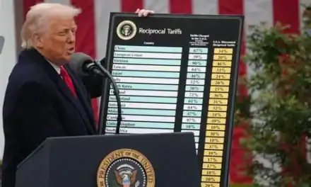 Declara Tribunal ilegales los aranceles de Trump, pero los deja vigentes