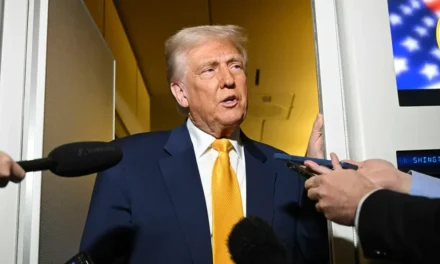 Fijará Trump aranceles al acero y a los chips la próxima semana