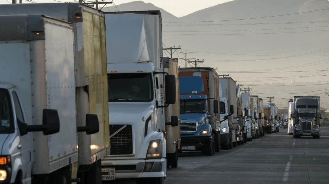 No afectará a camioneros mexicanos suspensión de visas en EU: SRE