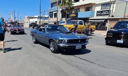 Celebran participación ciudadana en “Expo Turística” con exhibición de autos