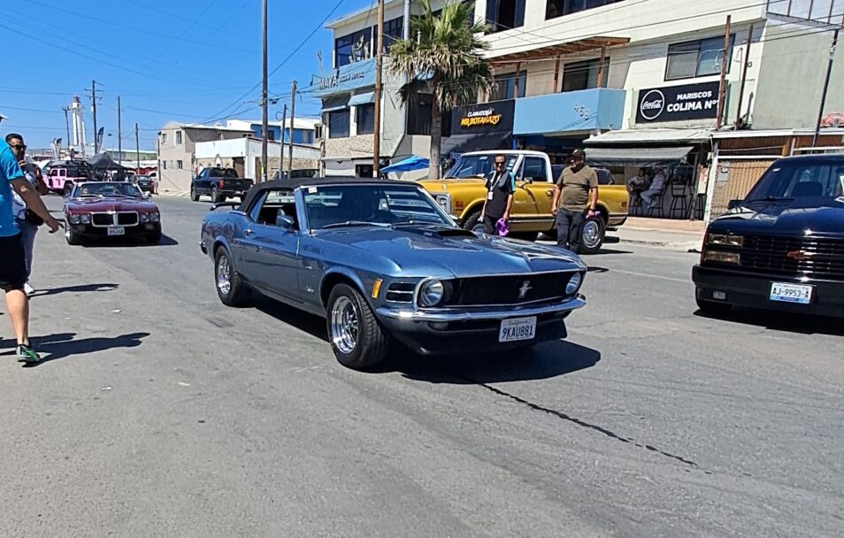 Celebran participación ciudadana en “Expo Turística” con exhibición de autos