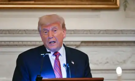 Apela Trump ante la Corte Suprema para defender sus aranceles