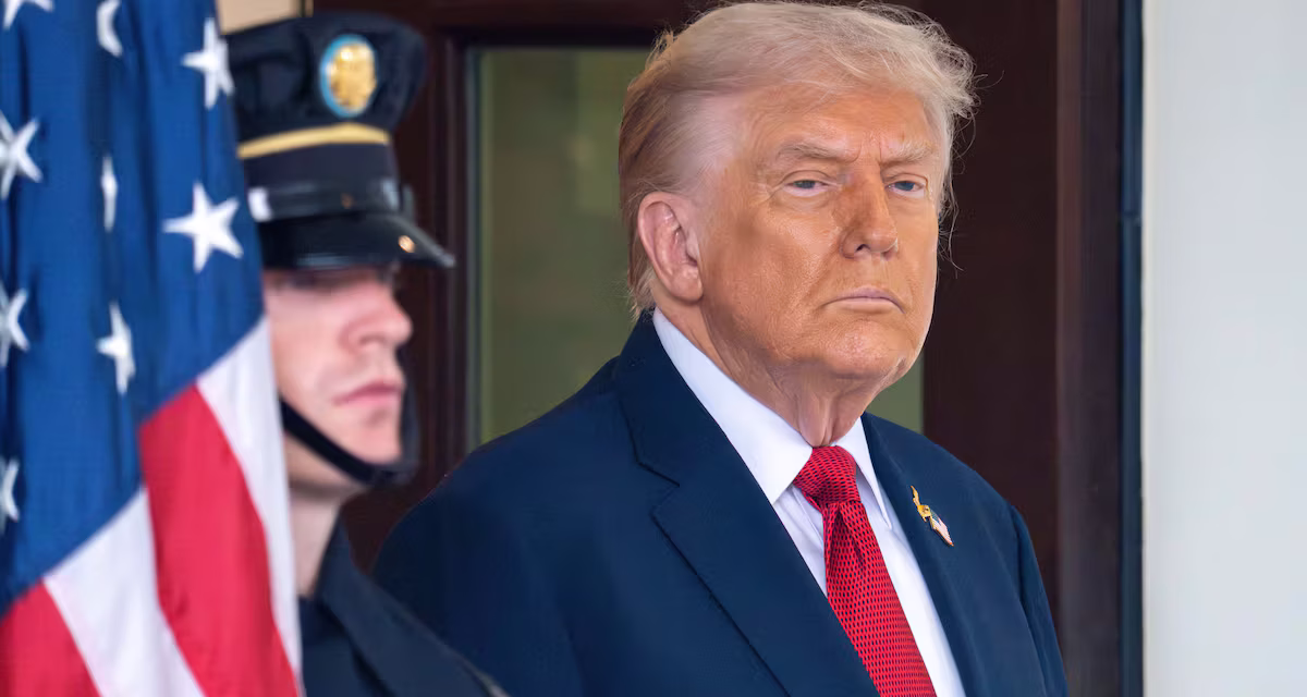 Anuncia Trump arancel del 100% a las películas producidas fuera de EEUU
