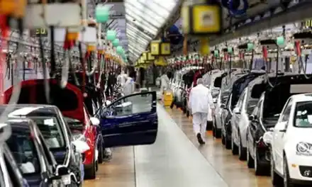 Respalda sector automotriz aranceles de México a China