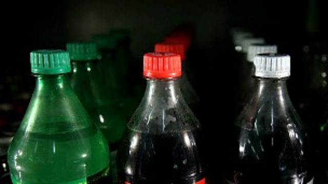 Suben impuestos a bebidas con azúcar y moderan IEPS a bebidas light y cero