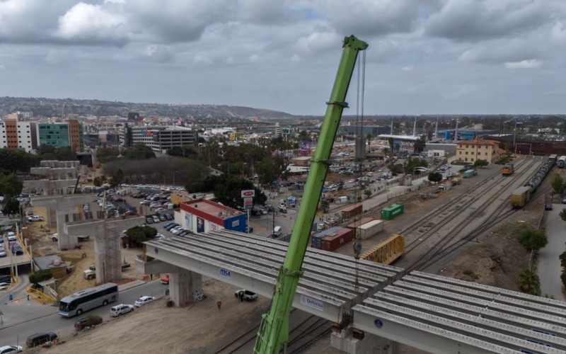 Avanza construcción del Viaducto Elevado Aeropuerto–Playas de Tijuana