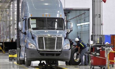 Buscará México acuerdo con EEUU para evitar arancel de 25% a los camiones