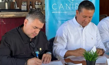Acuerdan fortalecer trabajo en conjunto Canirac y Clúster
