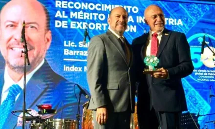 Reconoce Index Nacional a Salvador Maese con el mérito de la Industria de Exportación