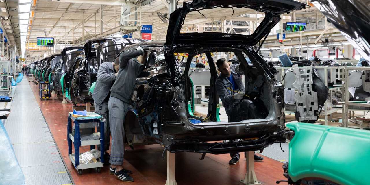 Arriesga autos chinos empleo de 320 mil mexicanos en sector automotriz
