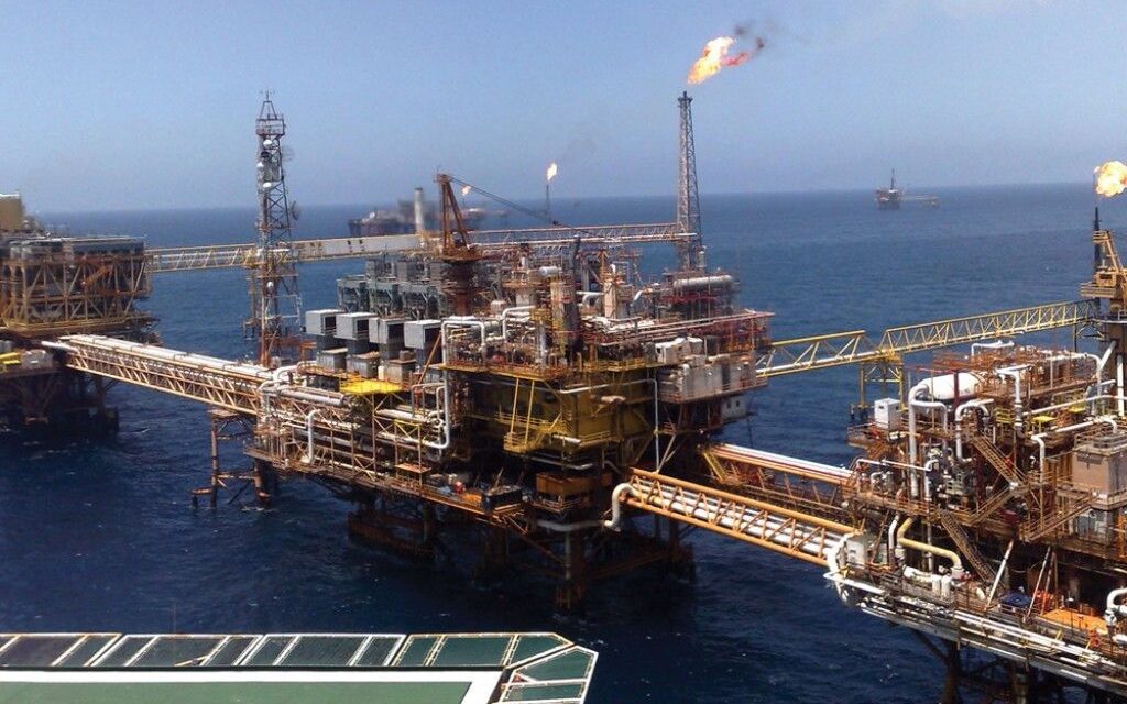 Pausarán petroleras de EU inversiones en México hasta que se renegocie el T-MEC