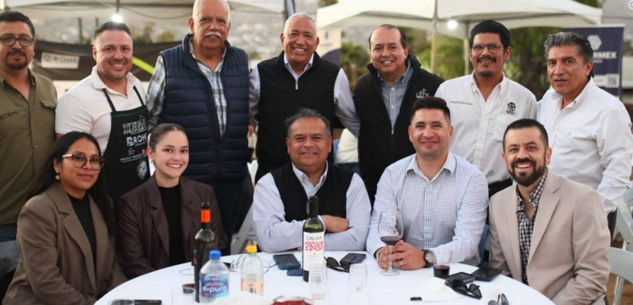 Apoyan empresarios construcción de nuevo edificio del CCEE en tarde de paellas