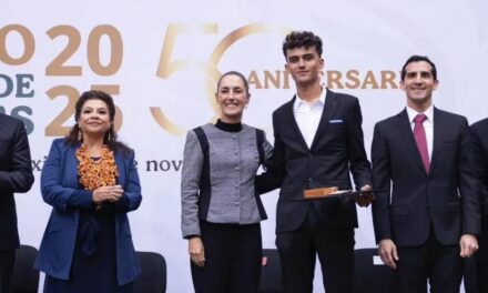 Recibe Isaac Del Toro el Premio Nacional de Deportes