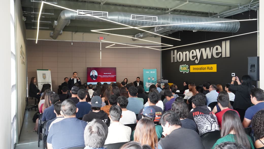 Impulsan formación industrial con Foro STEM Aeroespacial Honeywell
