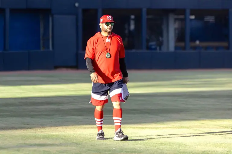 Sufre Águilas barrida y se queda sin manager