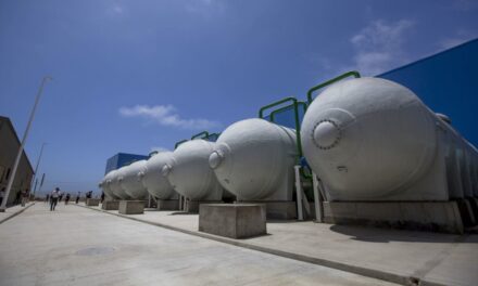 Anuncian construcción de desaladora en San Quintín