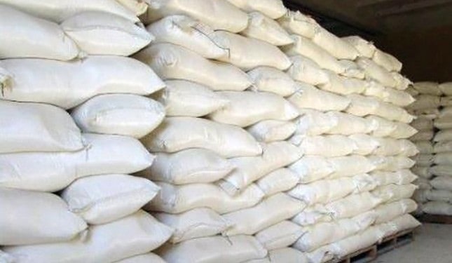Impone México aranceles de hasta 210% a la importación de azúcar