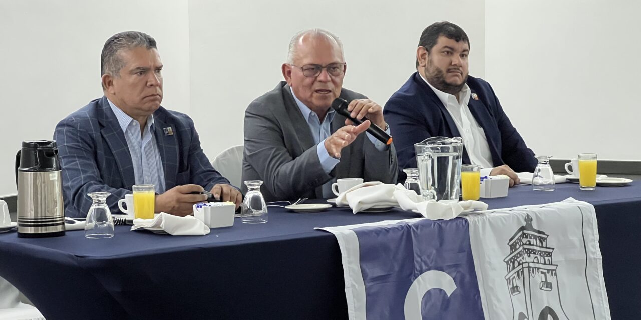 Advierten industriales sobre posible recesión económica en 2026