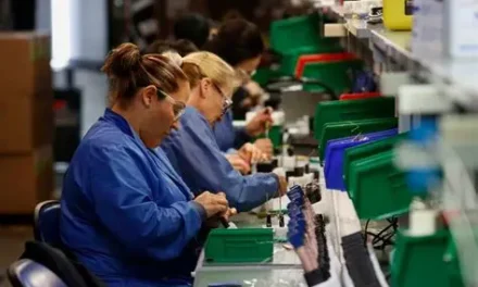 Se debilitan manufacturas en EU, Europa y Asia por menor demanda y aranceles