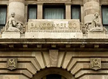 Mitigarán inflación el peso fuerte y holgura económica 