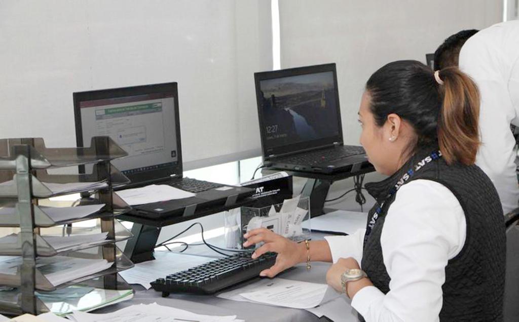 Obliga SAT a pagar impuestos por depósitos elevados en cuentas no registradas