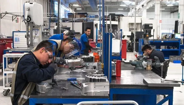 Revela Index rezago en adopción de inteligencia artificial en la manufactura