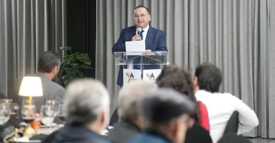 Reeligen a Olivaldo Paz como presidente de Canaco Tijuana periodo 2026