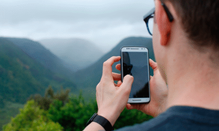 Será obligatoria vinculación de teléfonos móviles con INE