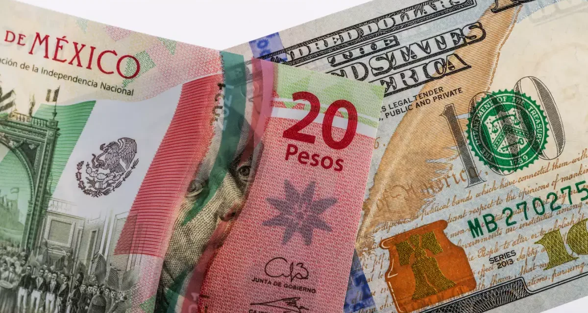Retrocede peso mexicano contra el dólar por corrección tras fuerte avance