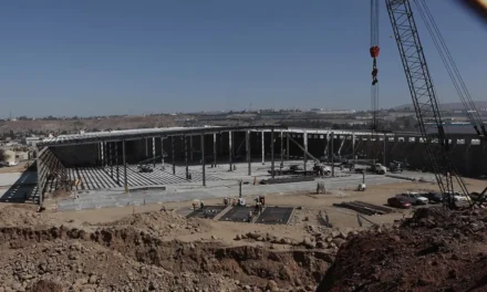 Afecta desocupación y aranceles actividad constructiva de naves industriales en BC
