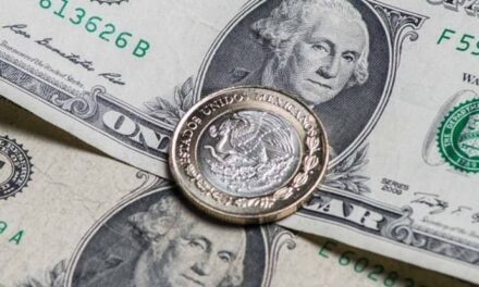 Presentó peso su mayor ganancia frente al dólar en tres décadas