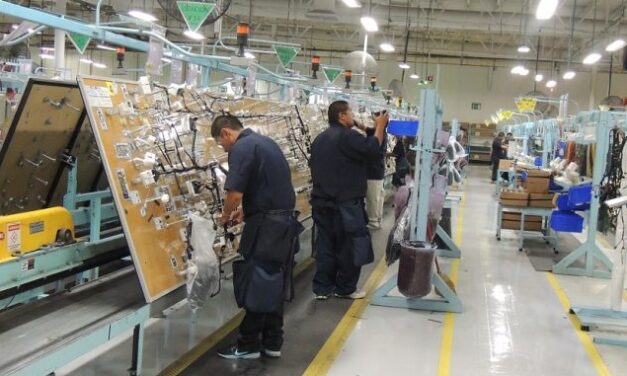 Impacta tipo de cambio a la industria manufacturera en la frontera