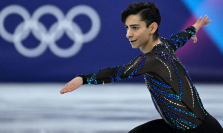 Va Donovan Carrillo a la final de Patinaje Artístico en los Juegos Olímpicos de Invierno 2026