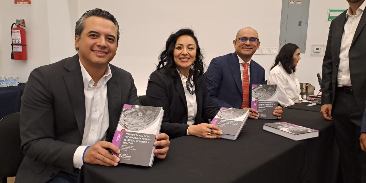 Presentan libro sobre prevención de lavado de dinero