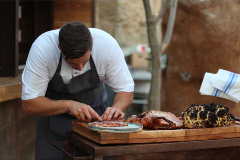 Provocan salarios bajos fuga de talento en gastronomía en BC