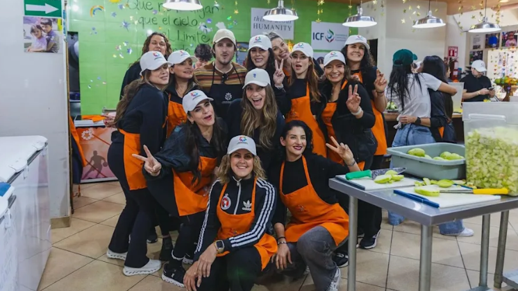 Visita Diego Boneta la “Fundación Tijuana Sin Hambre”