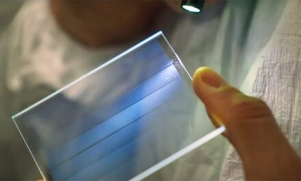 Demuestra Microsoft almacenamiento en vidrio capaz de preservar datos por 10,000 años