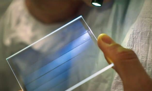 Demuestra Microsoft almacenamiento en vidrio capaz de preservar datos por 10,000 años