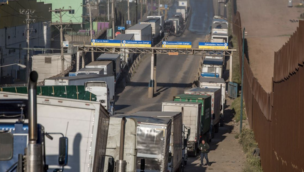 Promedian 3 mil camiones diarios de exportación en aduana de Tijuana